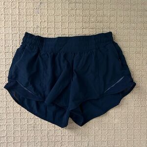 Lululemon hotty hot shorts size 6